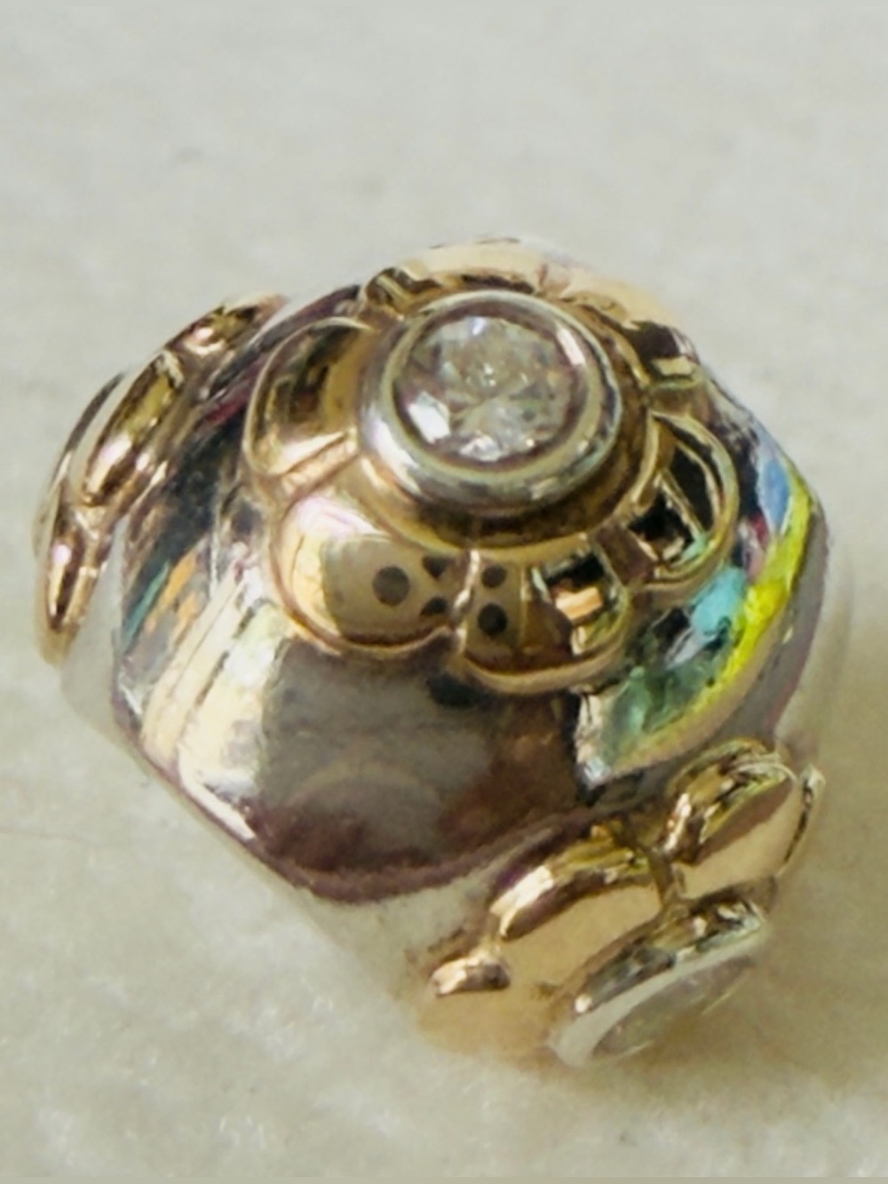 Pandora Raised Flowers 14k Gold
Clear Cubic Zirconia CZ Charm